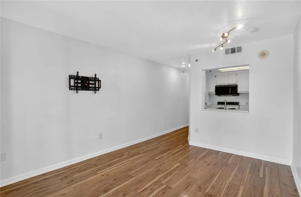 1280 W Peachtree Street Nw Unit 3014, Atlanta, Georgia 30309, ,1 BathroomBathrooms,Residential,For Sale,1280 W Peachtree Street Nw Unit 3014,7637668