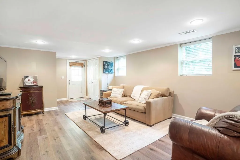 6460 N Hampton Drive, Sandy Springs, Georgia 30328, 4 Bedrooms Bedrooms, ,2 BathroomsBathrooms,Residential,Sold,6460 N Hampton Drive,6942751