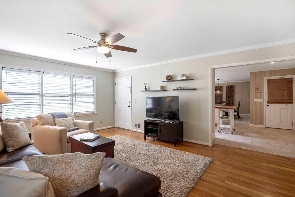 6460 N Hampton Drive, Sandy Springs, Georgia 30328, 4 Bedrooms Bedrooms, ,2 BathroomsBathrooms,Residential,Sold,6460 N Hampton Drive,6942751