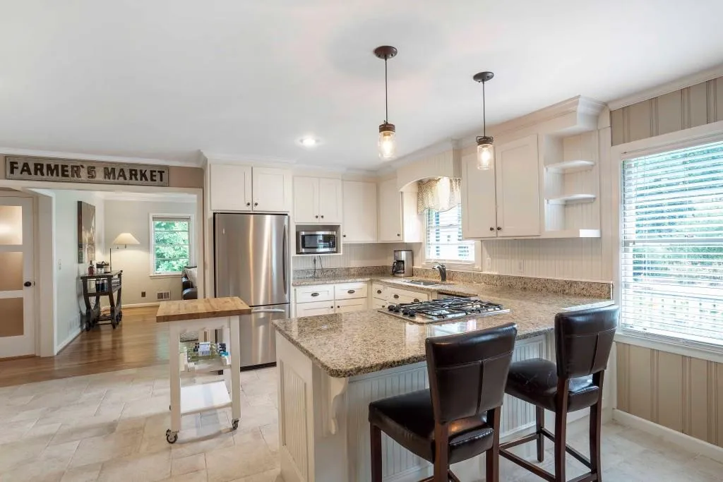 6460 N Hampton Drive, Sandy Springs, Georgia 30328, 4 Bedrooms Bedrooms, ,2 BathroomsBathrooms,Residential,Sold,6460 N Hampton Drive,6942751