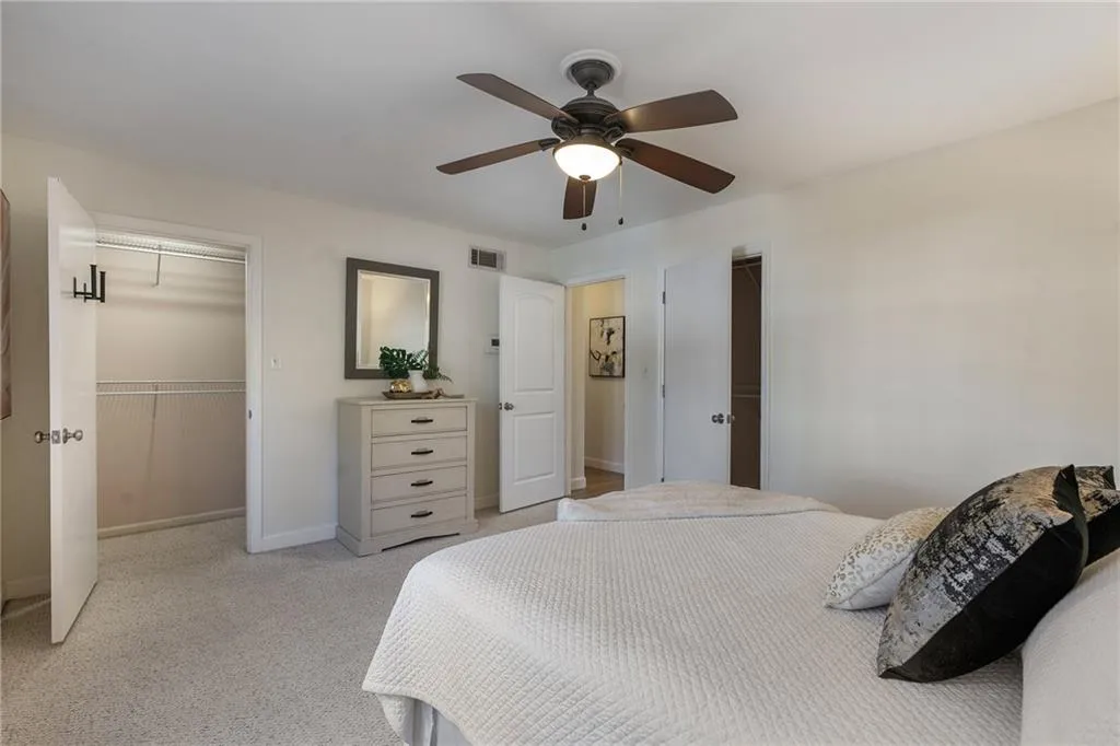 136 Peachtree Memorial Drive Nw Unit Ri2, Atlanta, Georgia 30309, 2 Bedrooms Bedrooms, ,1 BathroomBathrooms,Residential,For Sale,136 Peachtree Memorial Drive Nw Unit Ri2,7680504