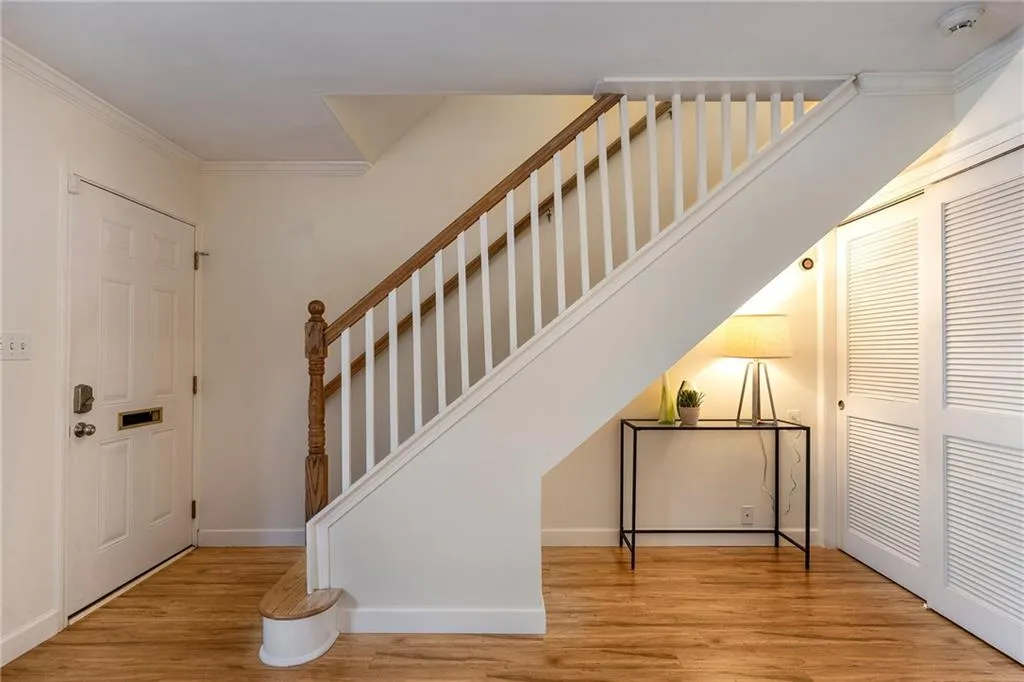 136 Peachtree Memorial Drive Nw Unit Ri2, Atlanta, Georgia 30309, 2 Bedrooms Bedrooms, ,1 BathroomBathrooms,Residential,For Sale,136 Peachtree Memorial Drive Nw Unit Ri2,7680504