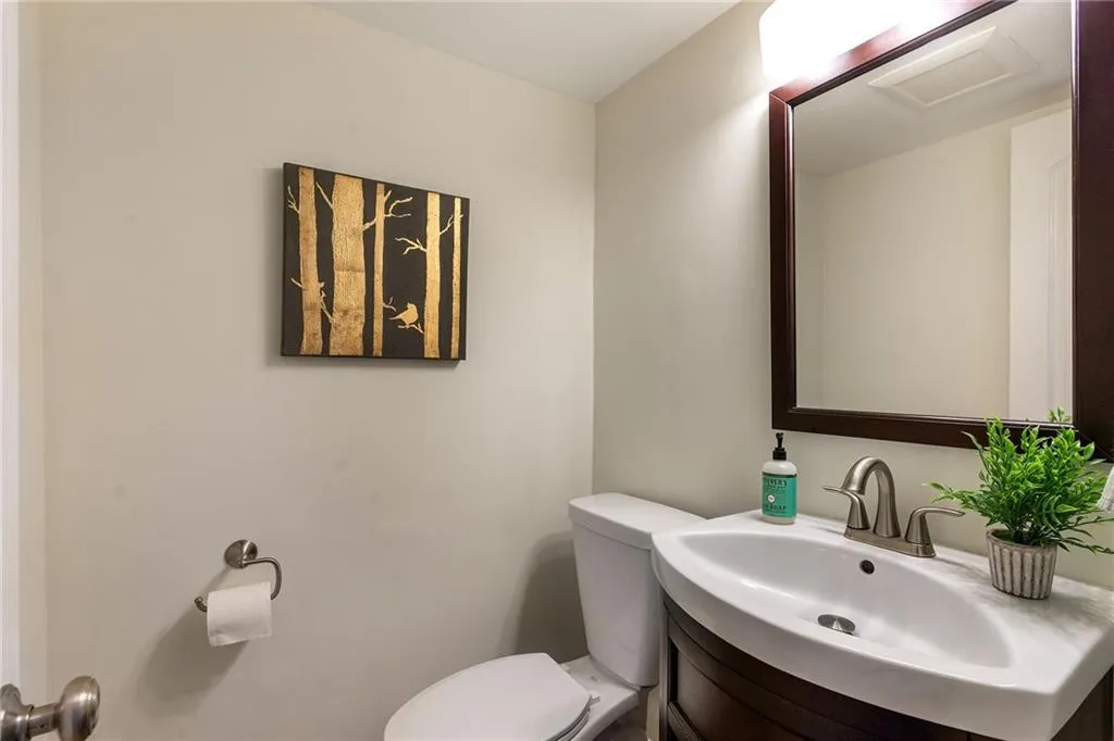 136 Peachtree Memorial Drive Nw Unit Ri2, Atlanta, Georgia 30309, 2 Bedrooms Bedrooms, ,1 BathroomBathrooms,Residential,For Sale,136 Peachtree Memorial Drive Nw Unit Ri2,7680504