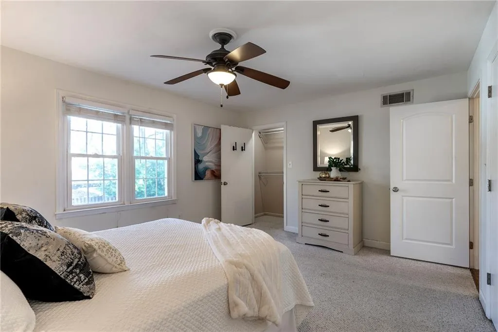 136 Peachtree Memorial Drive Nw Unit Ri2, Atlanta, Georgia 30309, 2 Bedrooms Bedrooms, ,1 BathroomBathrooms,Residential,For Sale,136 Peachtree Memorial Drive Nw Unit Ri2,7680504