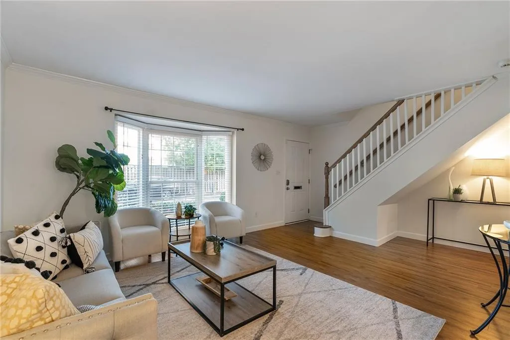 136 Peachtree Memorial Drive Nw Unit Ri2, Atlanta, Georgia 30309, 2 Bedrooms Bedrooms, ,1 BathroomBathrooms,Residential,For Sale,136 Peachtree Memorial Drive Nw Unit Ri2,7680504