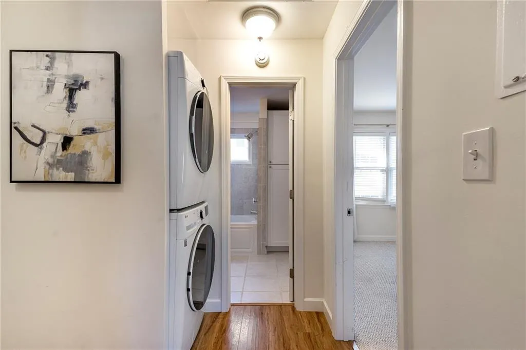 136 Peachtree Memorial Drive Nw Unit Ri2, Atlanta, Georgia 30309, 2 Bedrooms Bedrooms, ,1 BathroomBathrooms,Residential,For Sale,136 Peachtree Memorial Drive Nw Unit Ri2,7680504