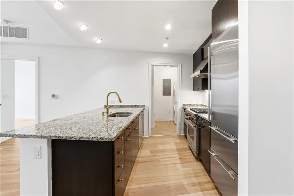 3325 Piedmont Road Ne Unit 2207, Atlanta, Georgia 30305, 2 Bedrooms Bedrooms, 0 ,2 BathroomsBathrooms,Residential,For Sale,3325 Piedmont Road Ne Unit 2207,7663892