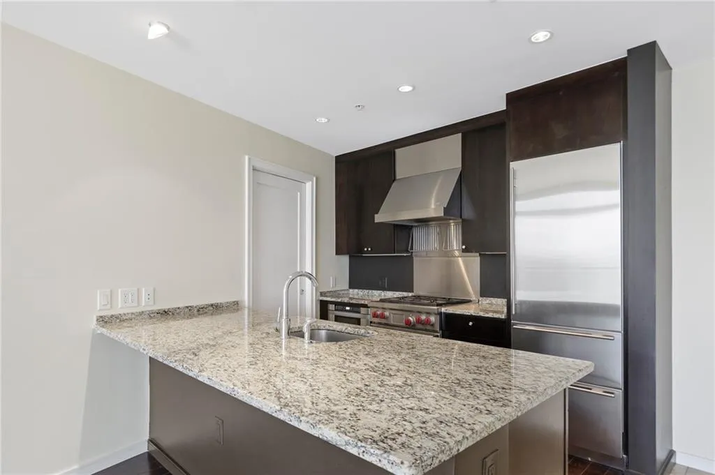 3325 Piedmont Road Ne Unit 2207, Atlanta, Georgia 30305, 2 Bedrooms Bedrooms, ,2 BathroomsBathrooms,Residential,For Sale,3325 Piedmont Road Ne Unit 2207,7663892