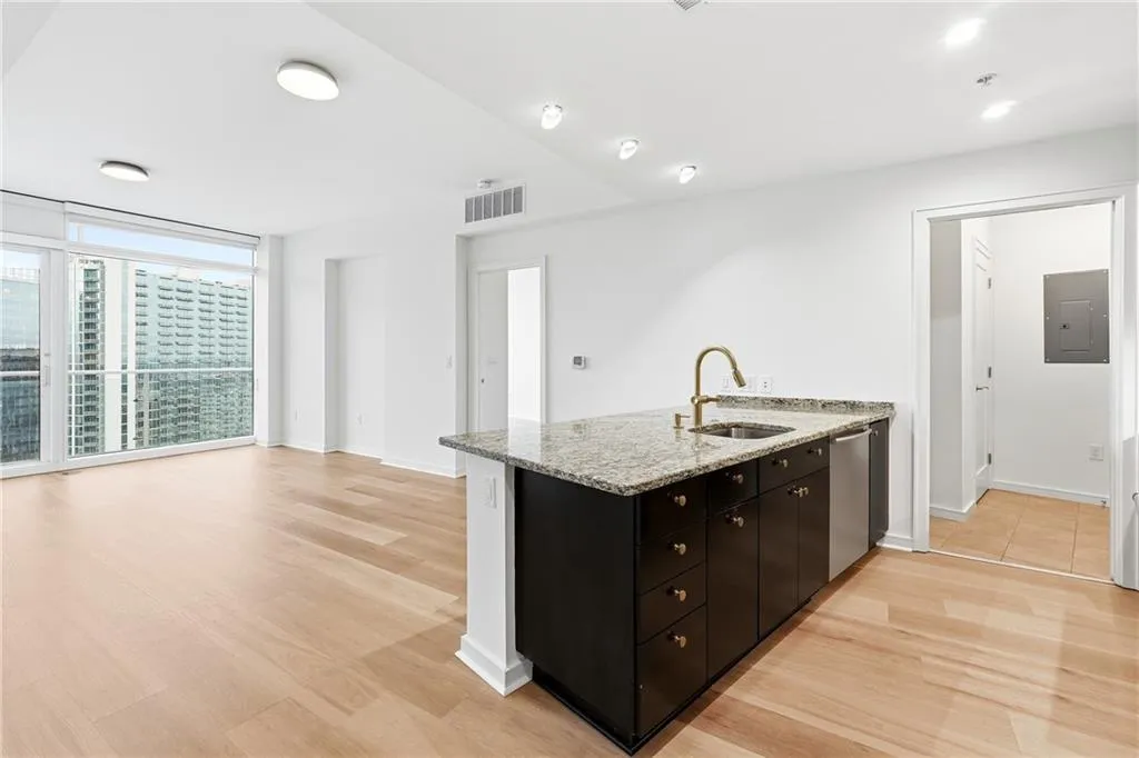 3325 Piedmont Road Ne Unit 2207, Atlanta, Georgia 30305, 2 Bedrooms Bedrooms, 0 ,2 BathroomsBathrooms,Residential,For Sale,3325 Piedmont Road Ne Unit 2207,7663892