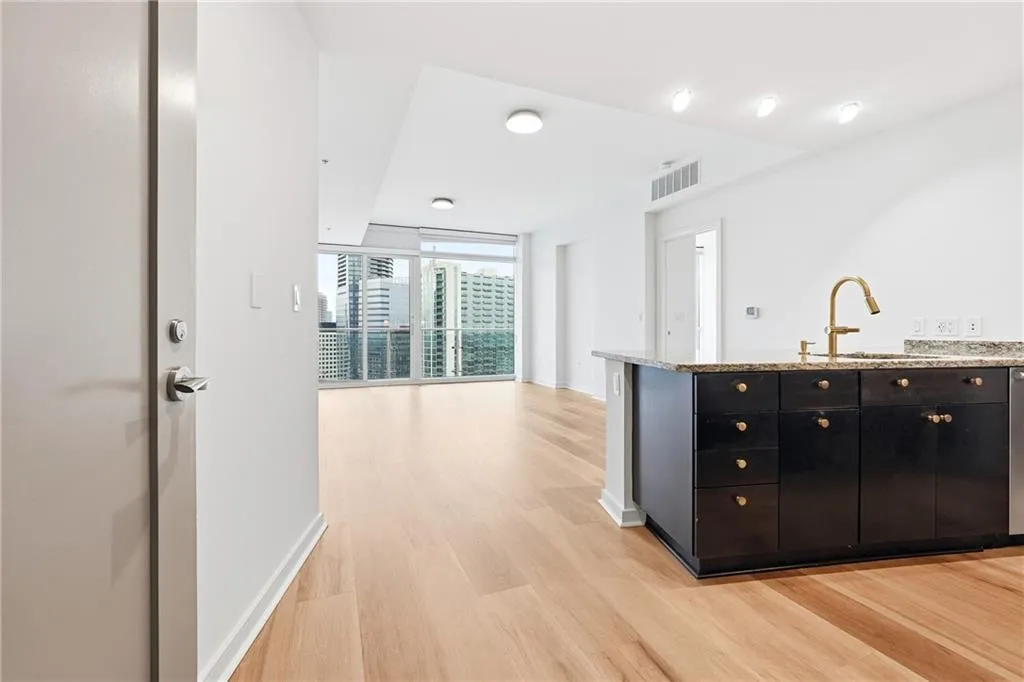 3325 Piedmont Road Ne Unit 2207, Atlanta, Georgia 30305, 2 Bedrooms Bedrooms, 0 ,2 BathroomsBathrooms,Residential,For Sale,3325 Piedmont Road Ne Unit 2207,7663892