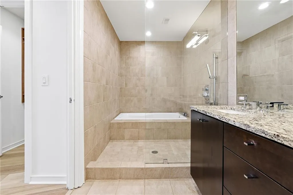 3325 Piedmont Road Ne Unit 2207, Atlanta, Georgia 30305, 2 Bedrooms Bedrooms, 0 ,2 BathroomsBathrooms,Residential,For Sale,3325 Piedmont Road Ne Unit 2207,7663892
