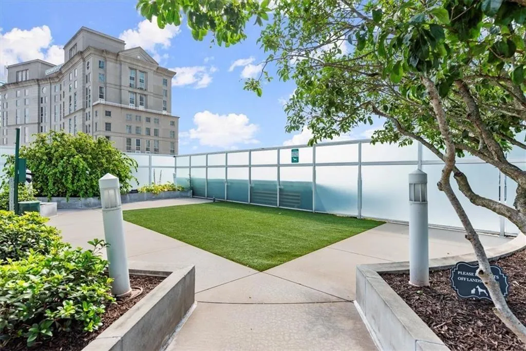 3325 Piedmont Road Ne Unit 2207, Atlanta, Georgia 30305, 2 Bedrooms Bedrooms, 0 ,2 BathroomsBathrooms,Residential,For Sale,3325 Piedmont Road Ne Unit 2207,7663892