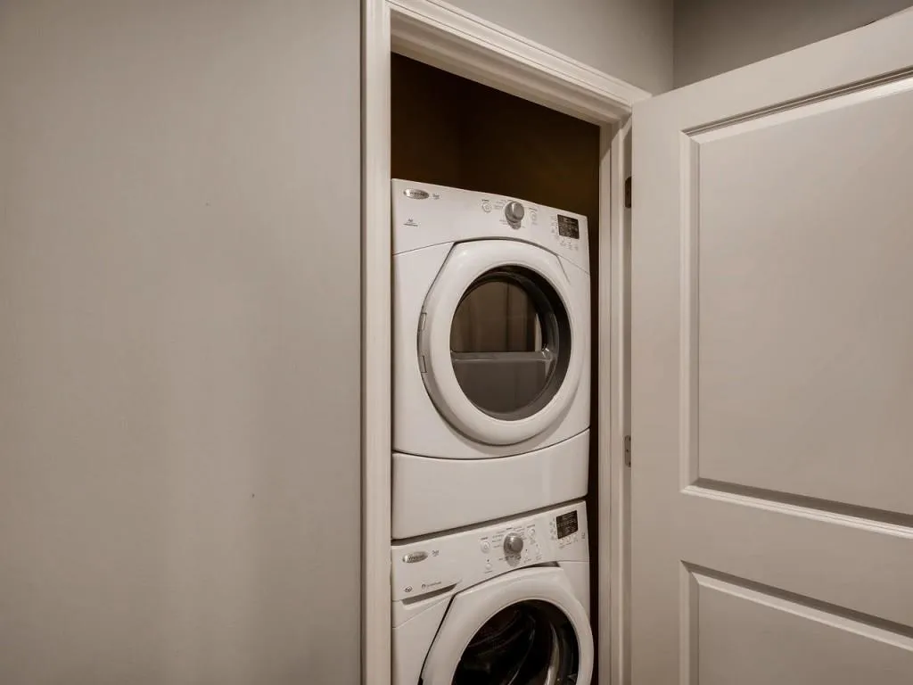 7265 Glisten Avenue Unit 120, Sandy Springs, Georgia 30328, 2 Bedrooms Bedrooms, ,2 BathroomsBathrooms,Residential,Sold,7265 Glisten Avenue Unit 120,6113679