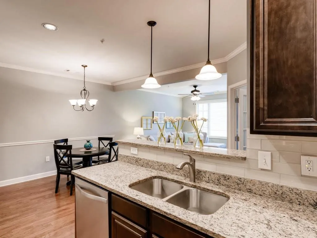 7265 Glisten Avenue Unit 120, Sandy Springs, Georgia 30328, 2 Bedrooms Bedrooms, ,2 BathroomsBathrooms,Residential,Sold,7265 Glisten Avenue Unit 120,6113679