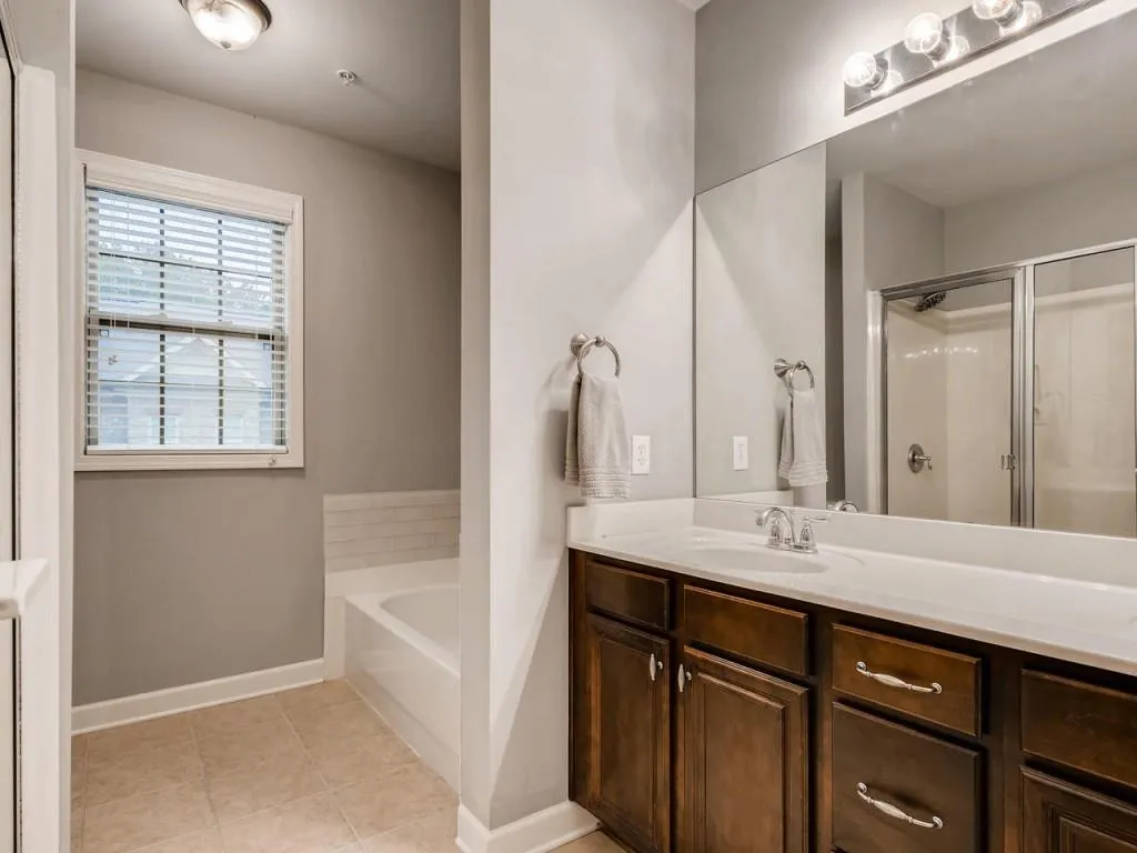7265 Glisten Avenue Unit 120, Sandy Springs, Georgia 30328, 2 Bedrooms Bedrooms, ,2 BathroomsBathrooms,Residential,Sold,7265 Glisten Avenue Unit 120,6113679