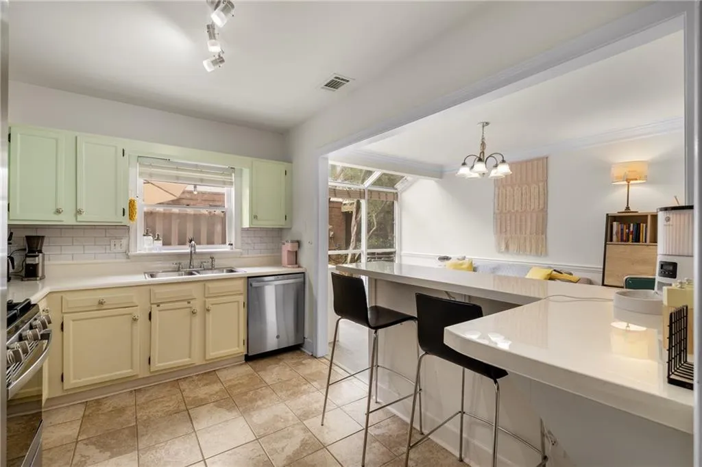 7500 Roswell Road Unit 32, Atlanta, Georgia 30350, 2 Bedrooms Bedrooms, ,2 BathroomsBathrooms,Residential,Sold,7500 Roswell Road Unit 32,7458612