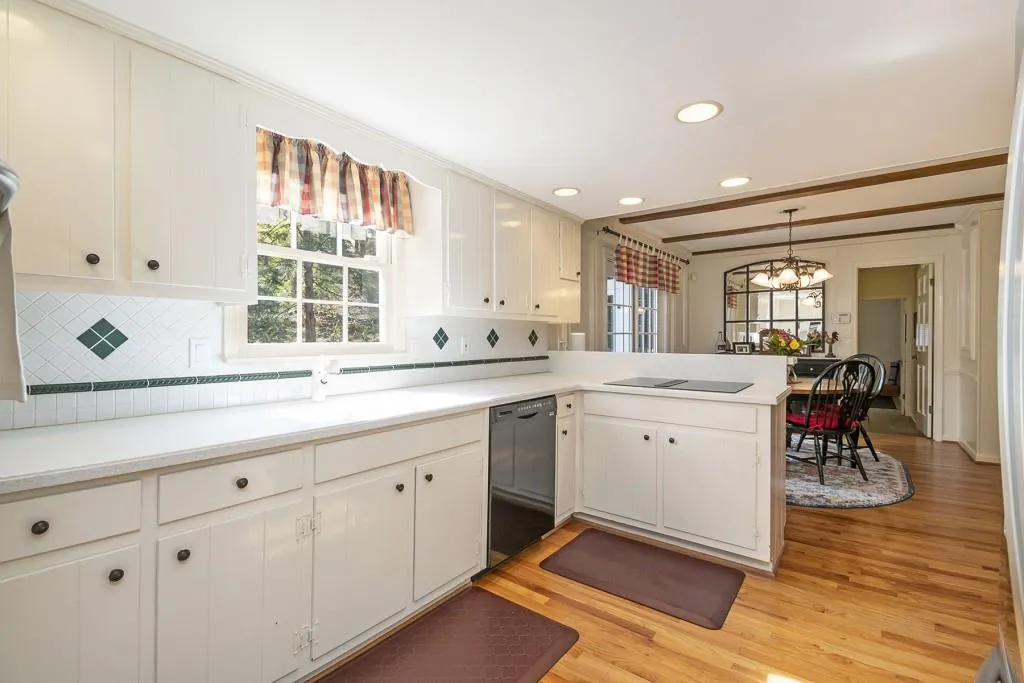 7150 Hunters Branch Drive, Sandy Springs, Georgia 30328, 4 Bedrooms Bedrooms, ,2 BathroomsBathrooms,Residential,Sold,7150 Hunters Branch Drive,7141509 7150 Hunters Branch Drive, Sandy Springs, Georgia 30328, 4 Bedrooms Bedrooms, ,2 BathroomsBathrooms,Residential,Sold,7150 Hunters Branch Drive,7141509