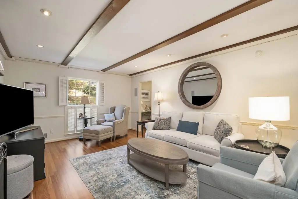 7150 Hunters Branch Drive, Sandy Springs, Georgia 30328, 4 Bedrooms Bedrooms, ,2 BathroomsBathrooms,Residential,Sold,7150 Hunters Branch Drive,7141509 7150 Hunters Branch Drive, Sandy Springs, Georgia 30328, 4 Bedrooms Bedrooms, ,2 BathroomsBathrooms,Residential,Sold,7150 Hunters Branch Drive,7141509