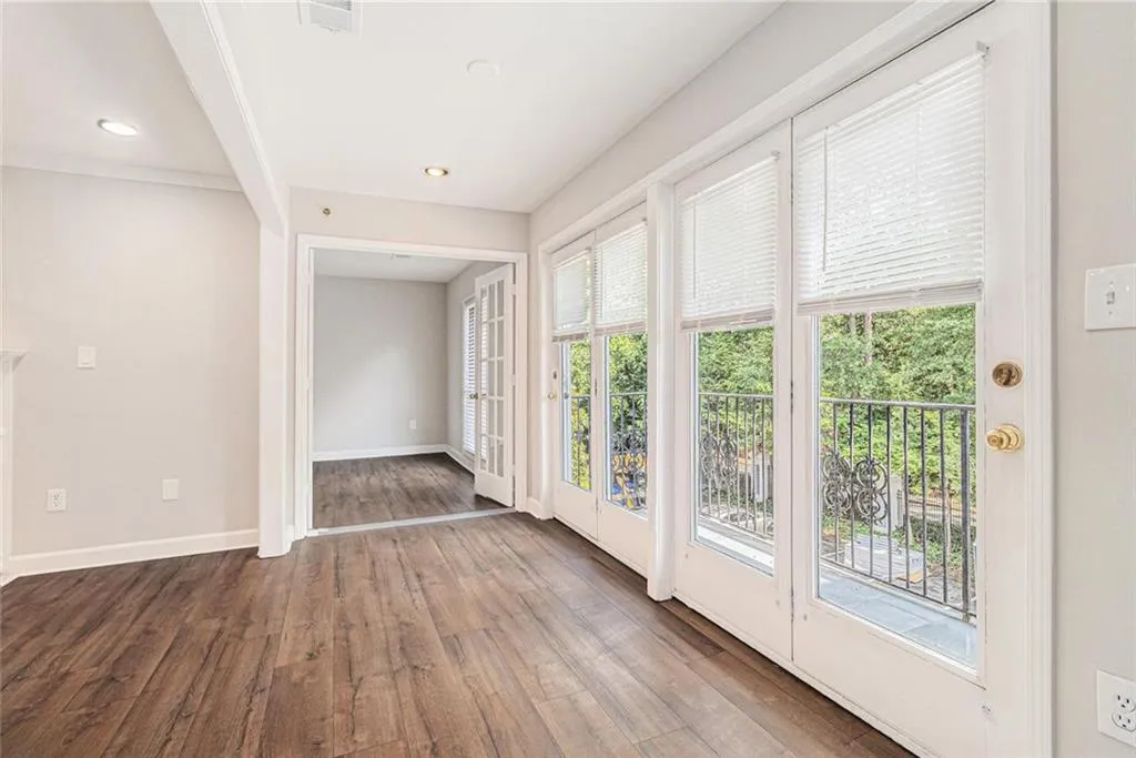 3201 Lenox Road Ne Unit 23, Atlanta, Georgia 30324, 2 Bedrooms Bedrooms, ,2 BathroomsBathrooms,Residential,For Sale,3201 Lenox Road Ne Unit 23,7595182