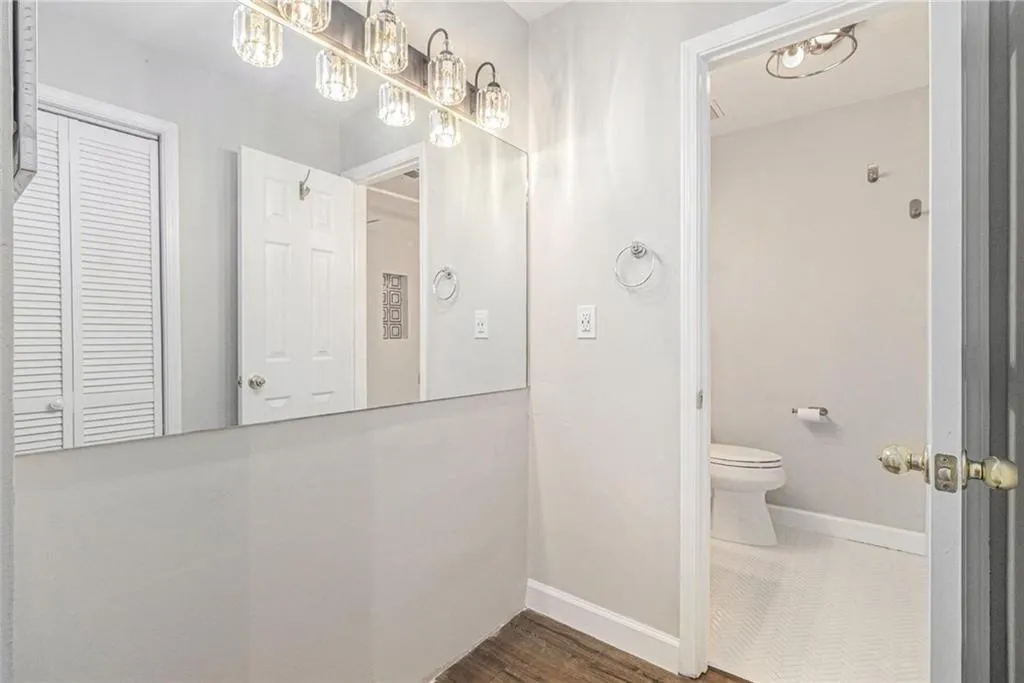 3201 Lenox Road Ne Unit 23, Atlanta, Georgia 30324, 2 Bedrooms Bedrooms, ,2 BathroomsBathrooms,Residential,For Sale,3201 Lenox Road Ne Unit 23,7595182