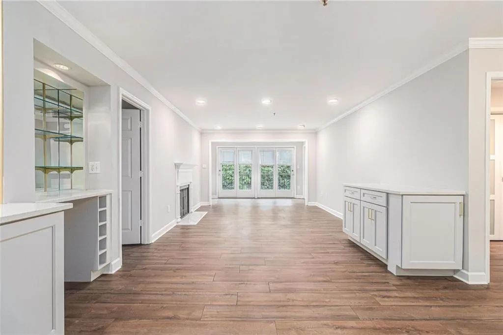 3201 Lenox Road Ne Unit 23, Atlanta, Georgia 30324, 2 Bedrooms Bedrooms, ,2 BathroomsBathrooms,Residential,For Sale,3201 Lenox Road Ne Unit 23,7595182