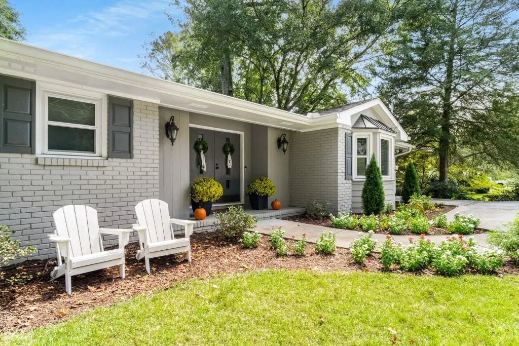 6825 Sunny Brook Lane, Atlanta, Georgia 30328, 3 Bedrooms Bedrooms, ,2 BathroomsBathrooms,Residential,For Sale,6825 Sunny Brook Lane,7670510