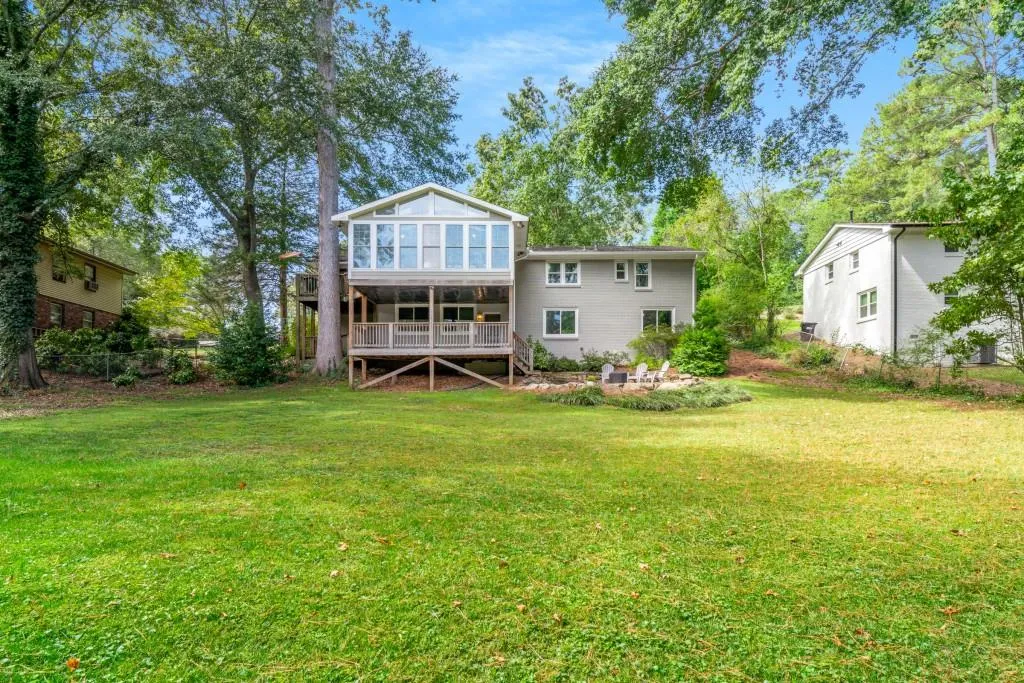 6825 Sunny Brook Lane, Atlanta, Georgia 30328, 3 Bedrooms Bedrooms, ,2 BathroomsBathrooms,Residential,For Sale,6825 Sunny Brook Lane,7670510