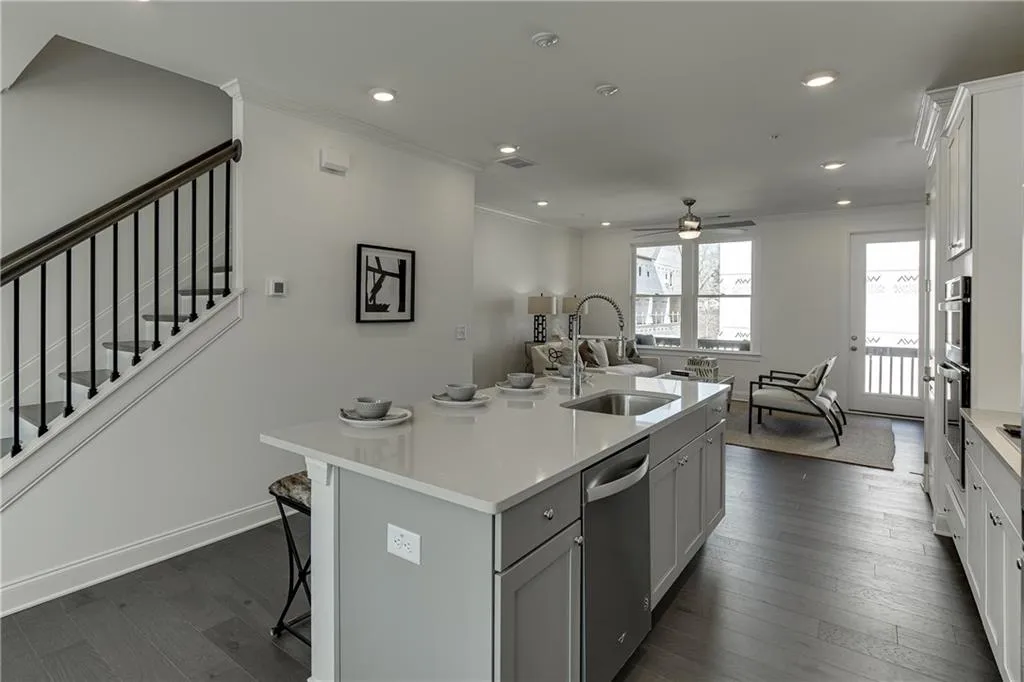 6523 Beacon Drive Unit 370, Sandy Springs, Georgia 30328, 3 Bedrooms Bedrooms, ,3 BathroomsBathrooms,Residential,Sold,6523 Beacon Drive Unit 370,6998811