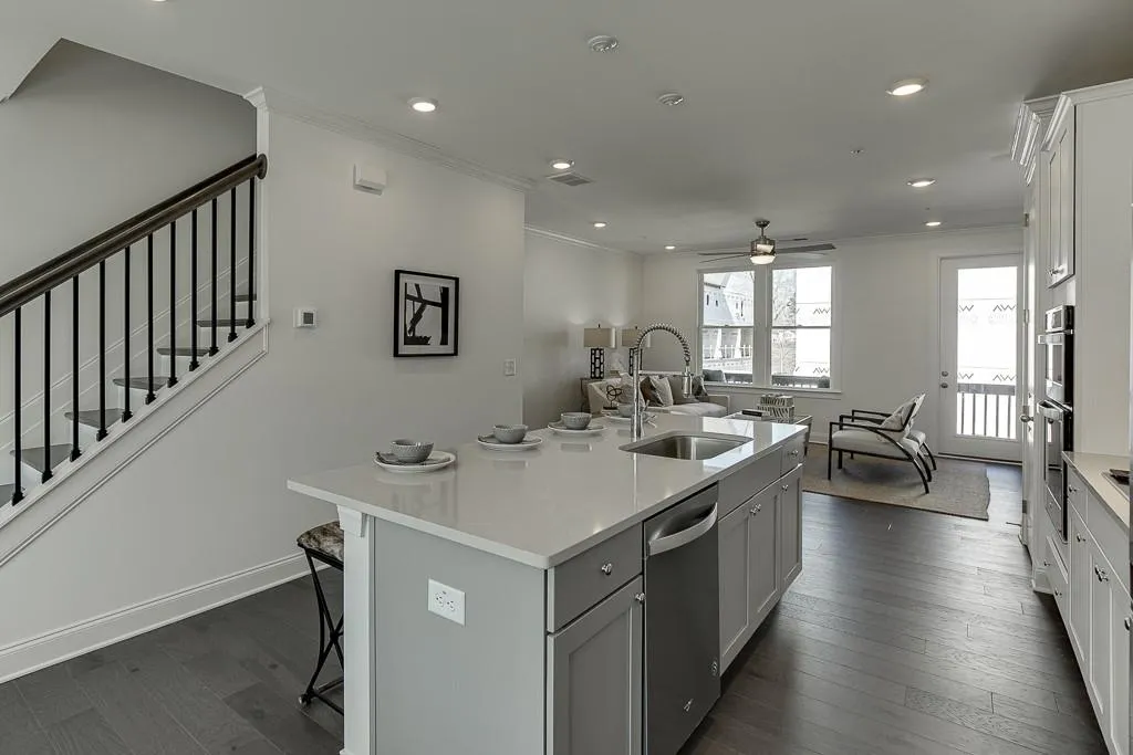 6523 Beacon Drive Unit 370, Sandy Springs, Georgia 30328, 3 Bedrooms Bedrooms, ,3 BathroomsBathrooms,Residential,Sold,6523 Beacon Drive Unit 370,6998811