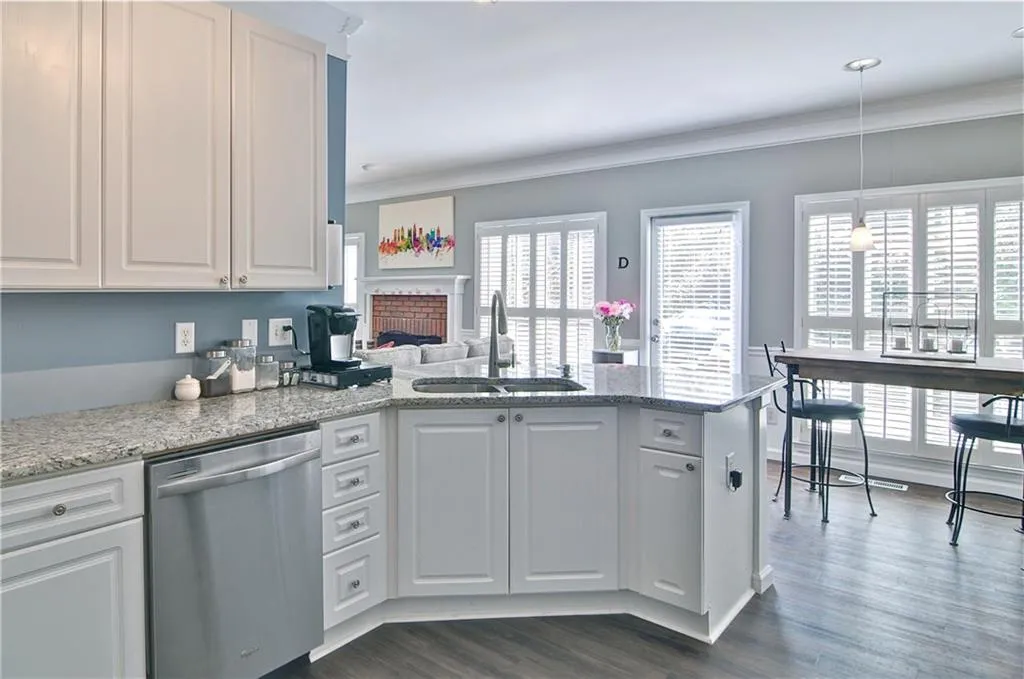 310 Francyne Court Ne, Sandy Springs, Georgia 30328, 3 Bedrooms Bedrooms, ,2 BathroomsBathrooms,Residential,Sold,310 Francyne Court Ne,5969520