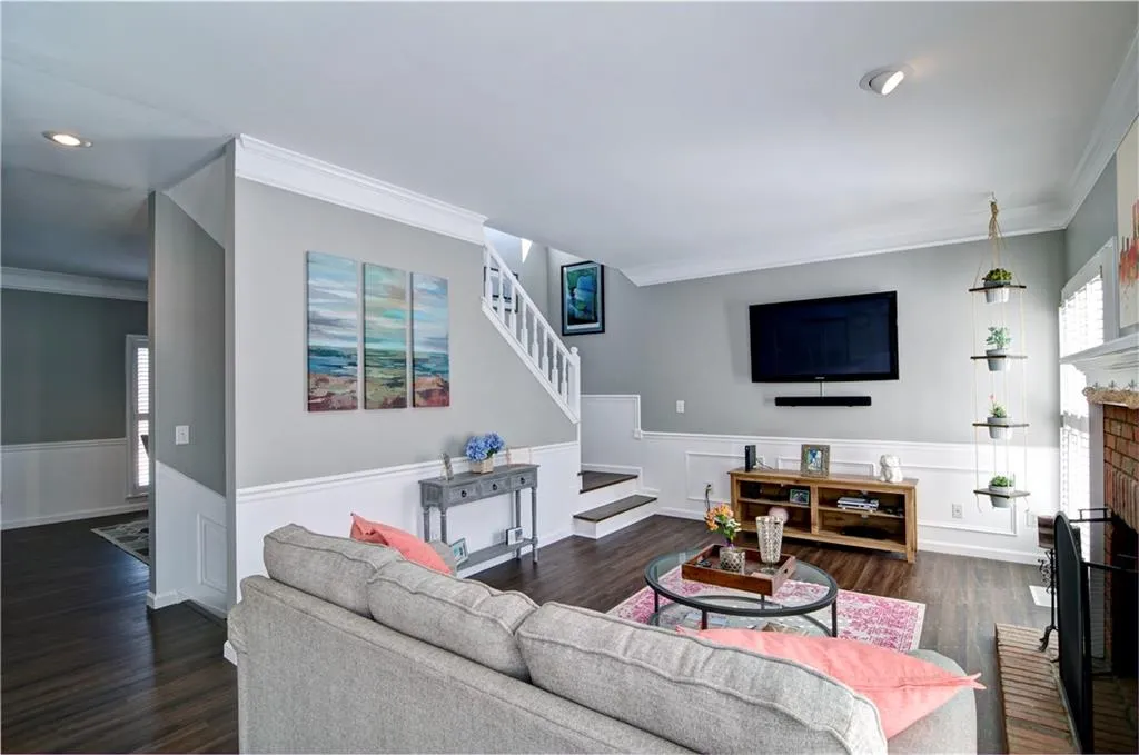 310 Francyne Court Ne, Sandy Springs, Georgia 30328, 3 Bedrooms Bedrooms, ,2 BathroomsBathrooms,Residential,Sold,310 Francyne Court Ne,5969520