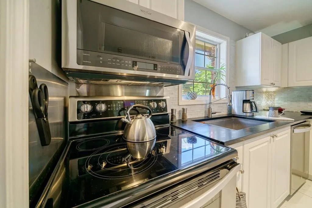 5375 Roswell Road Unit D3, Atlanta, Georgia 30342, 3 Bedrooms Bedrooms, ,2 BathroomsBathrooms,Residential,Sold,5375 Roswell Road Unit D3,7059658