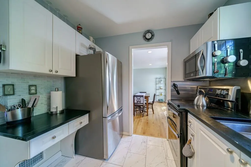 5375 Roswell Road Unit D3, Atlanta, Georgia 30342, 3 Bedrooms Bedrooms, ,2 BathroomsBathrooms,Residential,Sold,5375 Roswell Road Unit D3,7059658