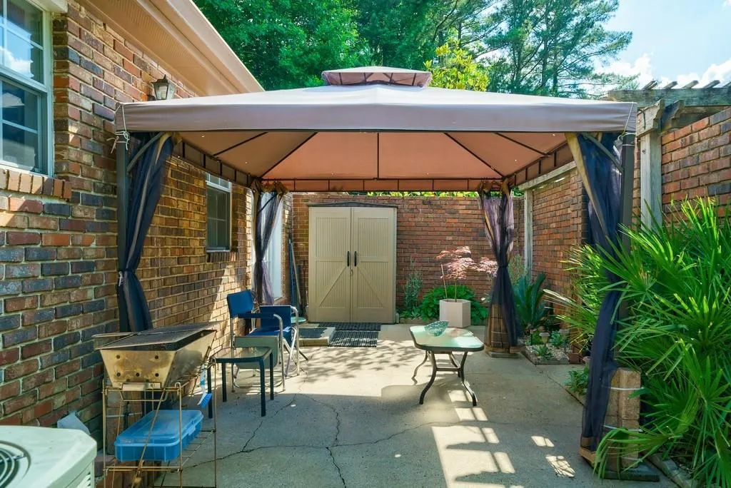 5375 Roswell Road Unit D3, Atlanta, Georgia 30342, 3 Bedrooms Bedrooms, ,2 BathroomsBathrooms,Residential,Sold,5375 Roswell Road Unit D3,7059658