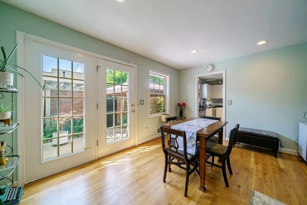 5375 Roswell Road Unit D3, Atlanta, Georgia 30342, 3 Bedrooms Bedrooms, ,2 BathroomsBathrooms,Residential,Sold,5375 Roswell Road Unit D3,7059658