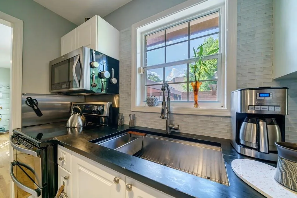 5375 Roswell Road Unit D3, Atlanta, Georgia 30342, 3 Bedrooms Bedrooms, ,2 BathroomsBathrooms,Residential,Sold,5375 Roswell Road Unit D3,7059658