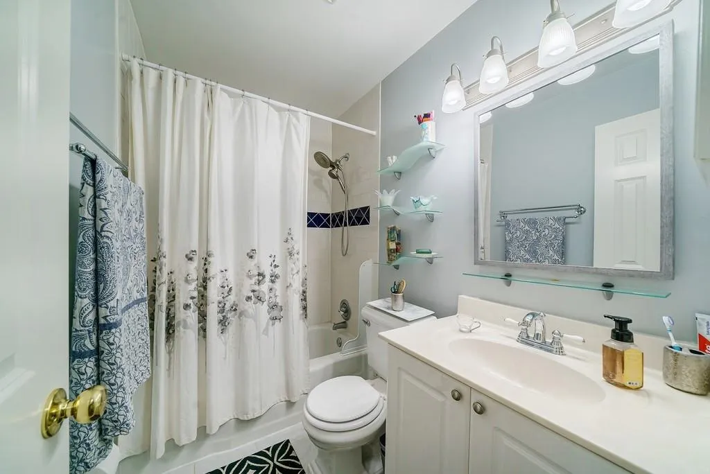 5375 Roswell Road Unit D3, Atlanta, Georgia 30342, 3 Bedrooms Bedrooms, ,2 BathroomsBathrooms,Residential,Sold,5375 Roswell Road Unit D3,7059658