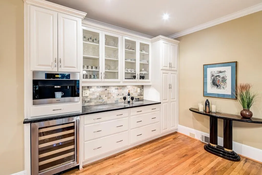 7170 Cherry Bluff Drive, Sandy Springs, Georgia 30350, 5 Bedrooms Bedrooms, ,4 BathroomsBathrooms,Residential,Sold,7170 Cherry Bluff Drive,5777286