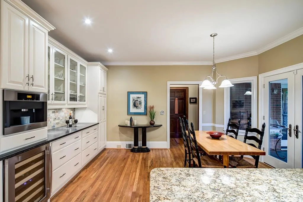 7170 Cherry Bluff Drive, Sandy Springs, Georgia 30350, 5 Bedrooms Bedrooms, ,4 BathroomsBathrooms,Residential,Sold,7170 Cherry Bluff Drive,5777286