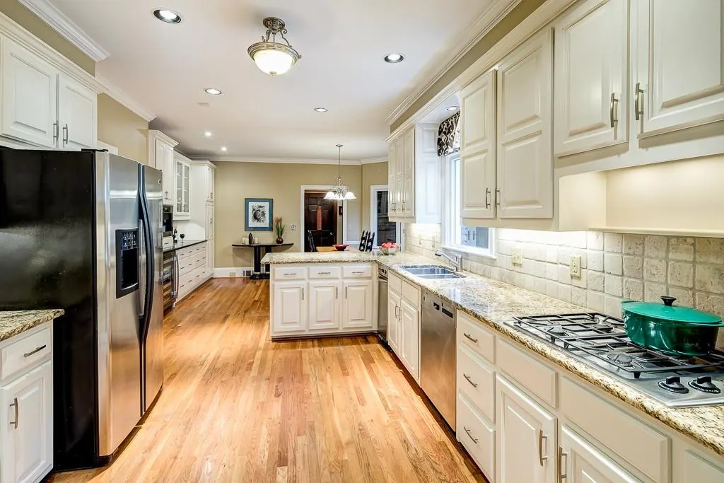 7170 Cherry Bluff Drive, Sandy Springs, Georgia 30350, 5 Bedrooms Bedrooms, ,4 BathroomsBathrooms,Residential,Sold,7170 Cherry Bluff Drive,5777286