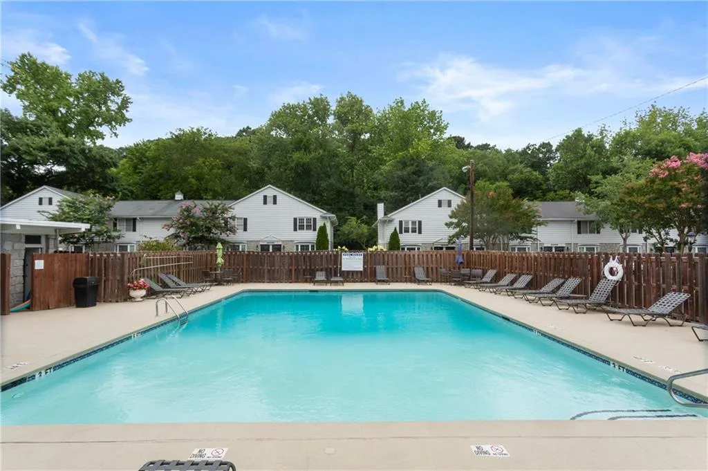136 Peachtree Memorial Drive Nw Unit Nh2, Atlanta, Georgia 30309, 2 Bedrooms Bedrooms, ,1 BathroomBathrooms,Residential,For Sale,136 Peachtree Memorial Drive Nw Unit Nh2,7623314