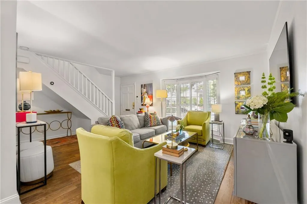 136 Peachtree Memorial Drive Nw Unit Nh2, Atlanta, Georgia 30309, 2 Bedrooms Bedrooms, ,1 BathroomBathrooms,Residential,For Sale,136 Peachtree Memorial Drive Nw Unit Nh2,7623314