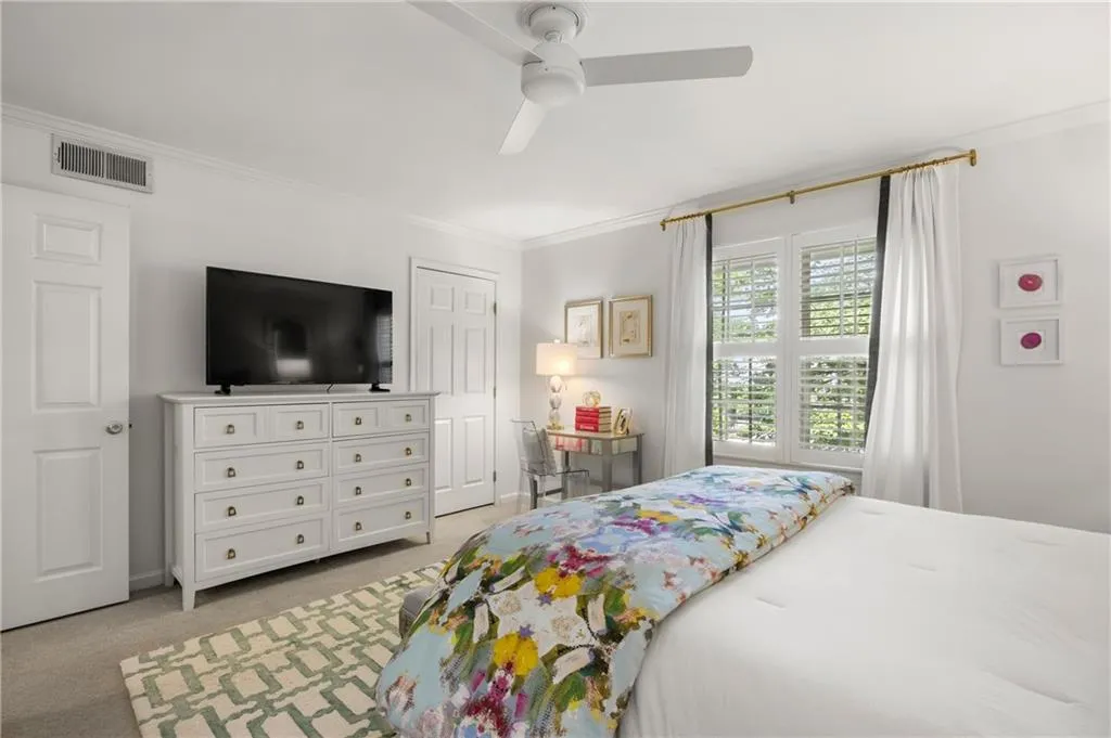 136 Peachtree Memorial Drive Nw Unit Nh2, Atlanta, Georgia 30309, 2 Bedrooms Bedrooms, ,1 BathroomBathrooms,Residential,For Sale,136 Peachtree Memorial Drive Nw Unit Nh2,7623314