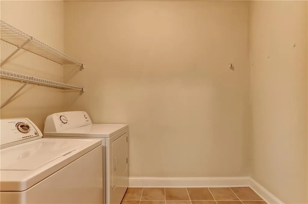 901 Abernathy Road Unit 4240, Atlanta, Georgia 30328, 3 Bedrooms Bedrooms, ,2 BathroomsBathrooms,Residential,Sold,901 Abernathy Road Unit 4240,6976462