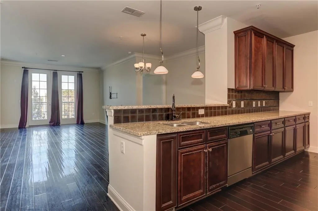 901 Abernathy Road Unit 4240, Atlanta, Georgia 30328, 3 Bedrooms Bedrooms, ,2 BathroomsBathrooms,Residential,Sold,901 Abernathy Road Unit 4240,6976462