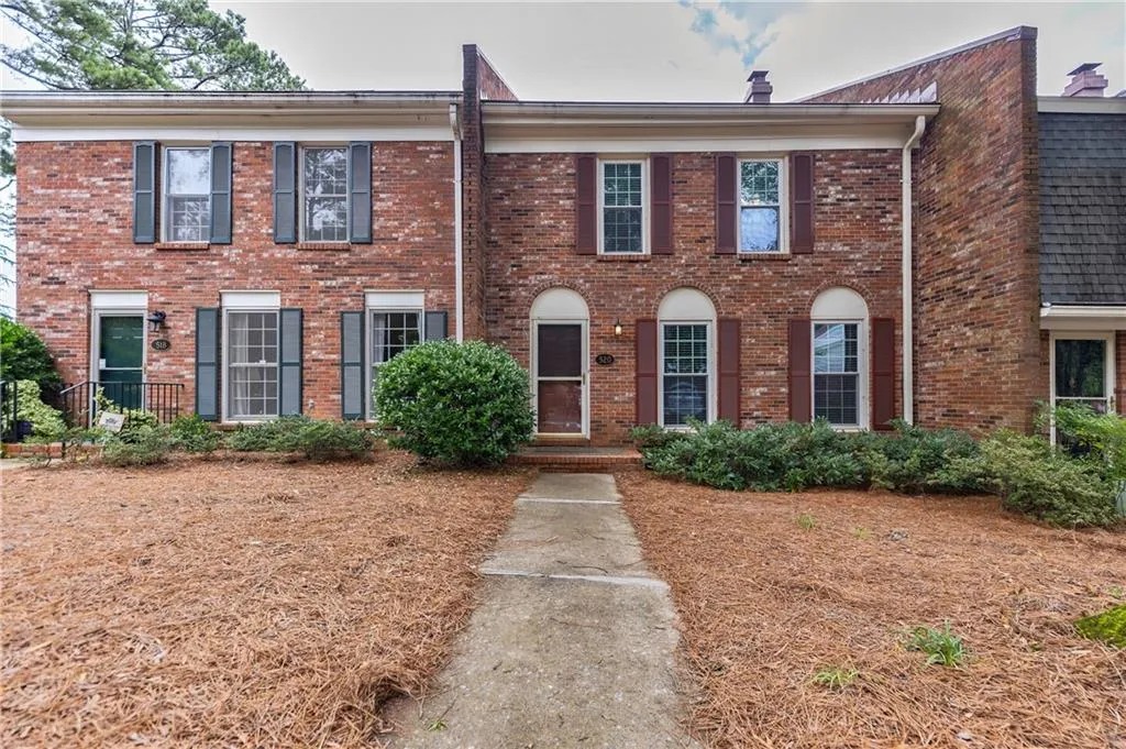 520 The North Chace, Sandy Springs, Georgia 30328, 3 Bedrooms Bedrooms, ,2 BathroomsBathrooms,Residential,Sold,520 The North Chace,6853752