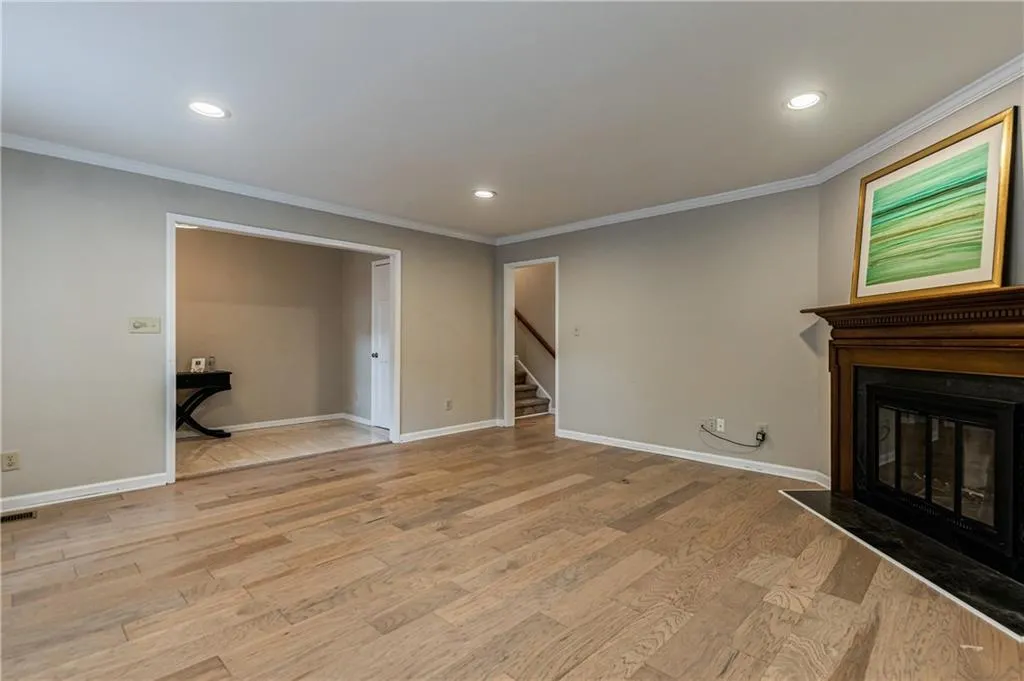 520 The North Chace, Sandy Springs, Georgia 30328, 3 Bedrooms Bedrooms, ,2 BathroomsBathrooms,Residential,Sold,520 The North Chace,6853752