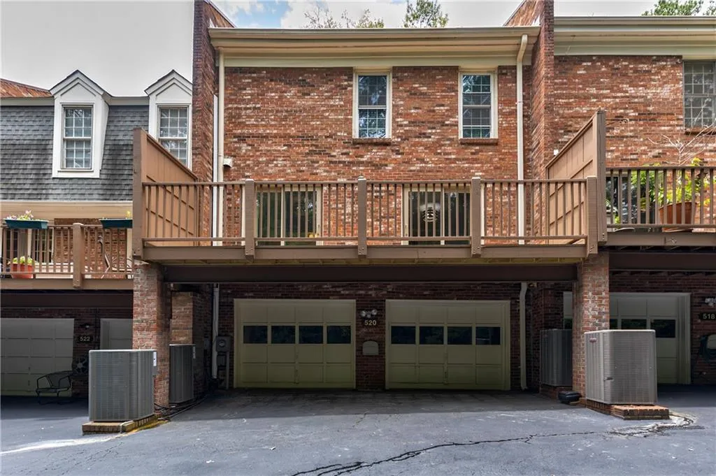 520 The North Chace, Sandy Springs, Georgia 30328, 3 Bedrooms Bedrooms, ,2 BathroomsBathrooms,Residential,Sold,520 The North Chace,6853752