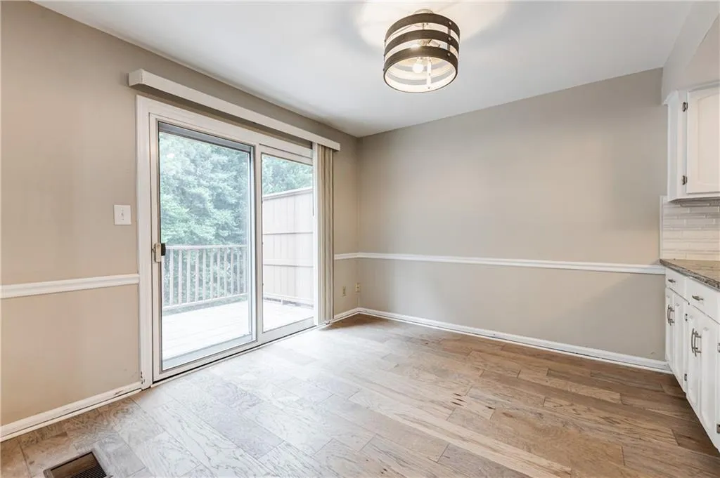520 The North Chace, Sandy Springs, Georgia 30328, 3 Bedrooms Bedrooms, ,2 BathroomsBathrooms,Residential,Sold,520 The North Chace,6853752