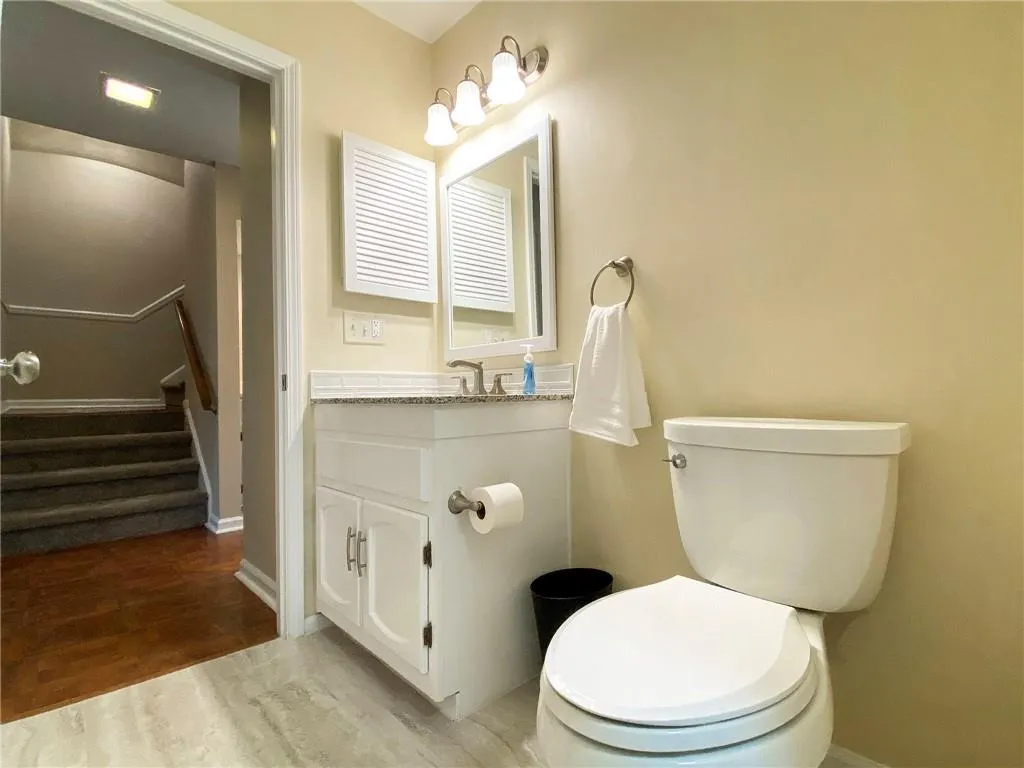 520 The North Chace, Sandy Springs, Georgia 30328, 3 Bedrooms Bedrooms, ,2 BathroomsBathrooms,Residential,Sold,520 The North Chace,6853752